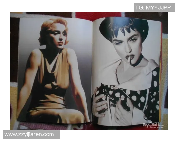 个性化足球明星墙纸定制图打造你的专属球迷空间